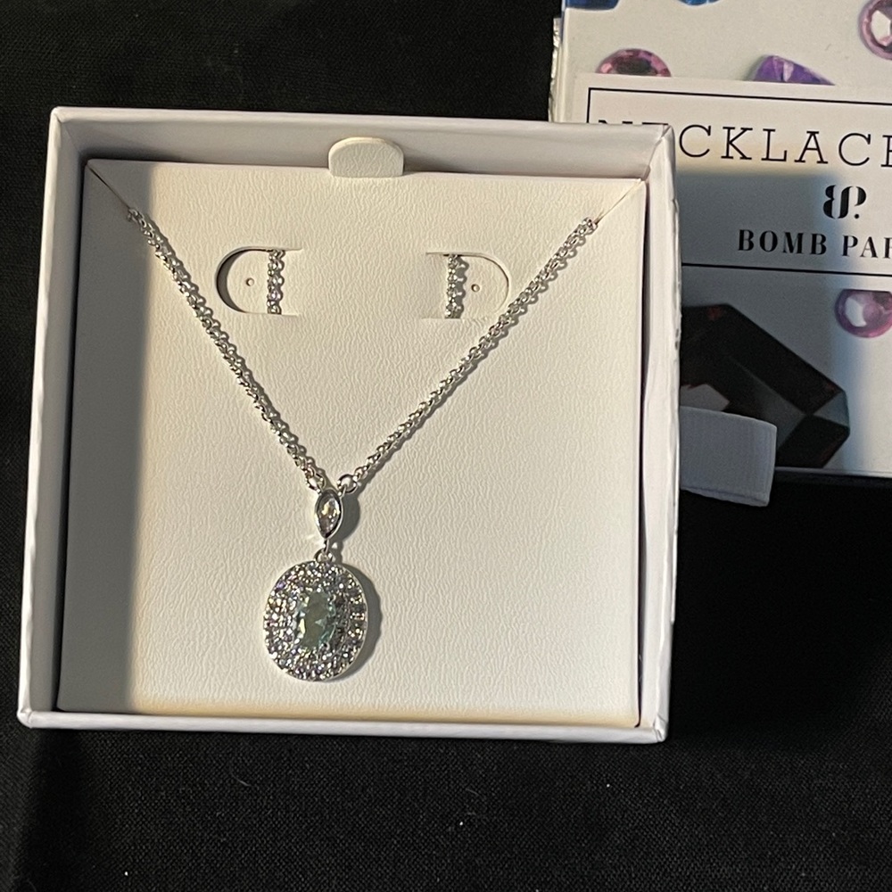 Beautiful Light Green Quartz Necklace